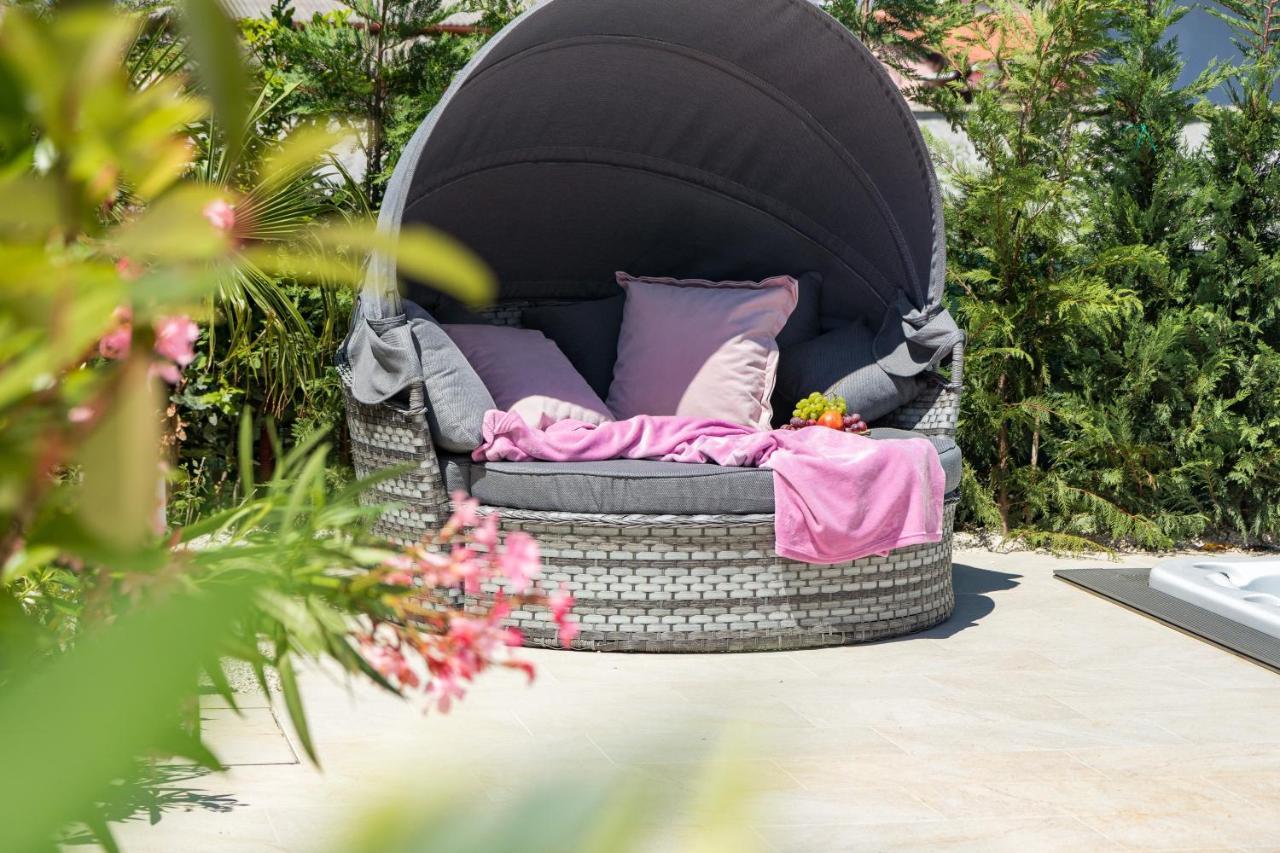 Villa Elena Deluxe Mit Whirlpool Und Beheiztem Pool Am Meer Und Wunderschoenen Blick Auf Die Brijuni Inseln Fažana Exteriér fotografie
