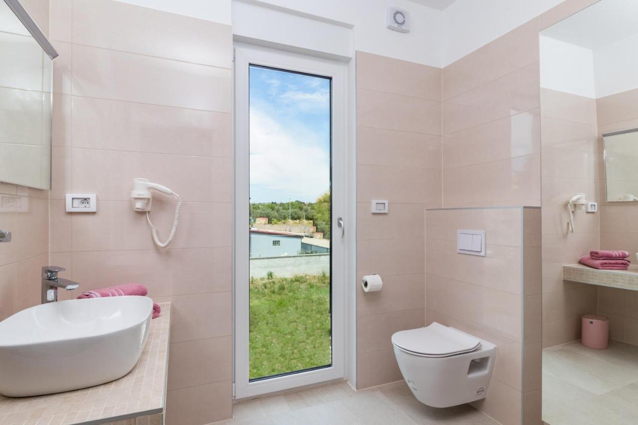 Villa Elena Deluxe Mit Whirlpool Und Beheiztem Pool Am Meer Und Wunderschoenen Blick Auf Die Brijuni Inseln Fažana Exteriér fotografie