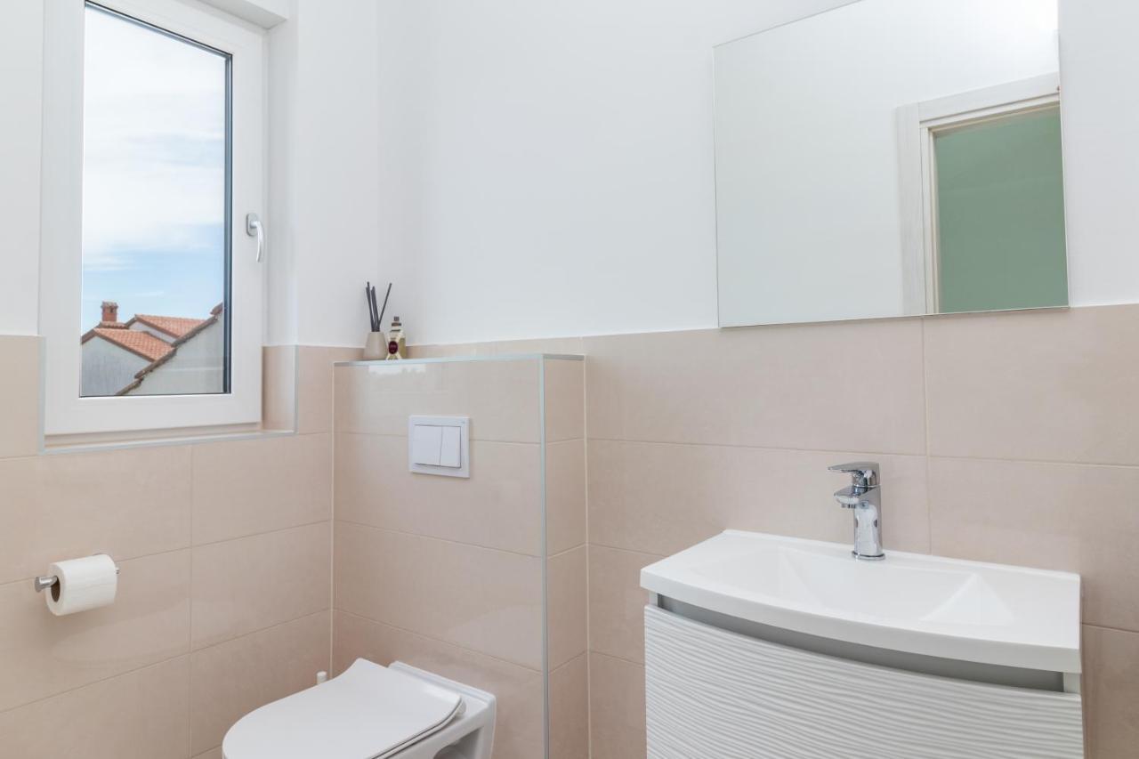 Villa Elena Deluxe Mit Whirlpool Und Beheiztem Pool Am Meer Und Wunderschoenen Blick Auf Die Brijuni Inseln Fažana Exteriér fotografie