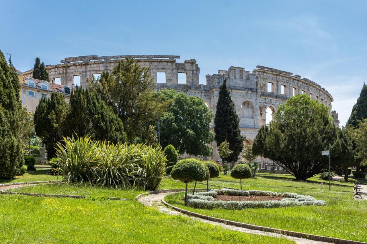 Villa Elena Deluxe Mit Whirlpool Und Beheiztem Pool Am Meer Und Wunderschoenen Blick Auf Die Brijuni Inseln Fažana Exteriér fotografie